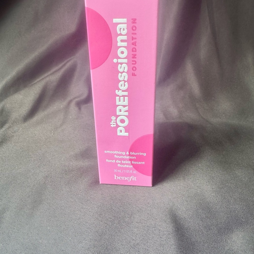 Benefit POREfessional Foundation in 17N ULTRA Medium Neutral Olive